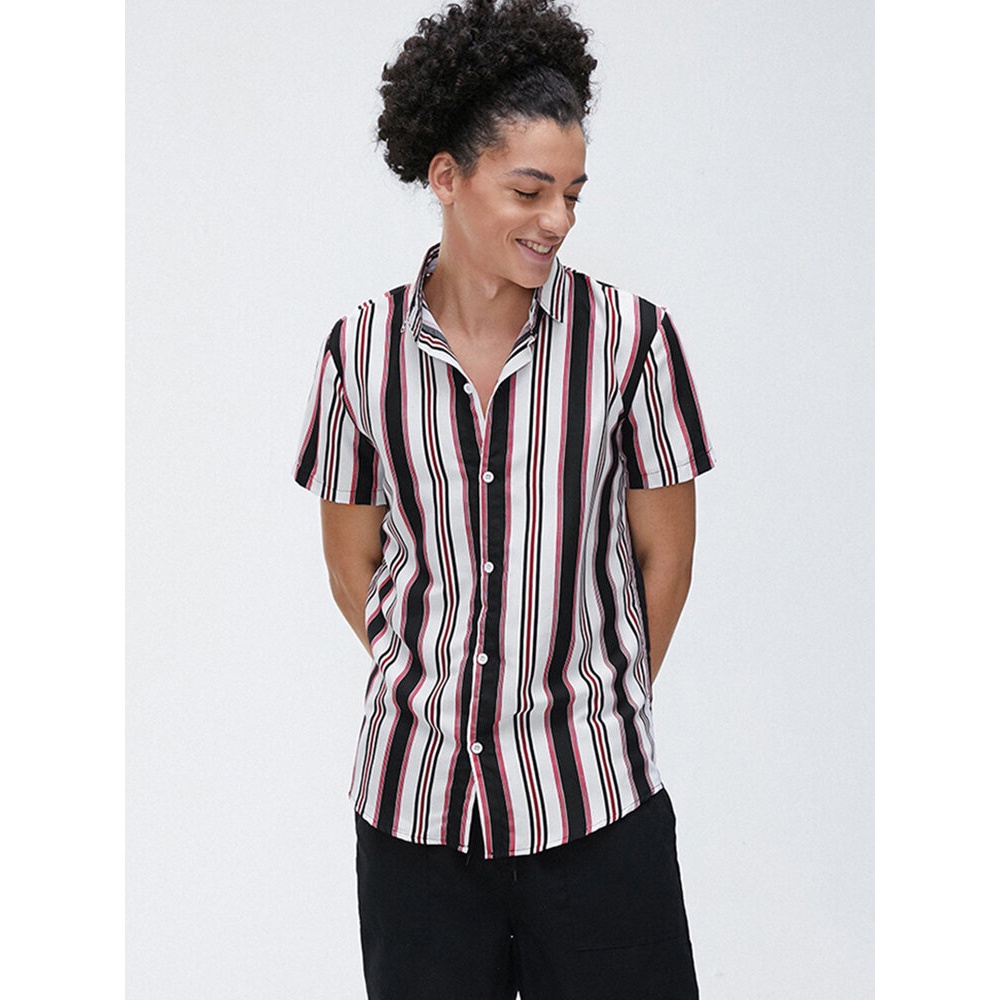 Men Fashion Stripe Irregular Hem Turn Down Collar Button Short Sleeve Shirts - White M