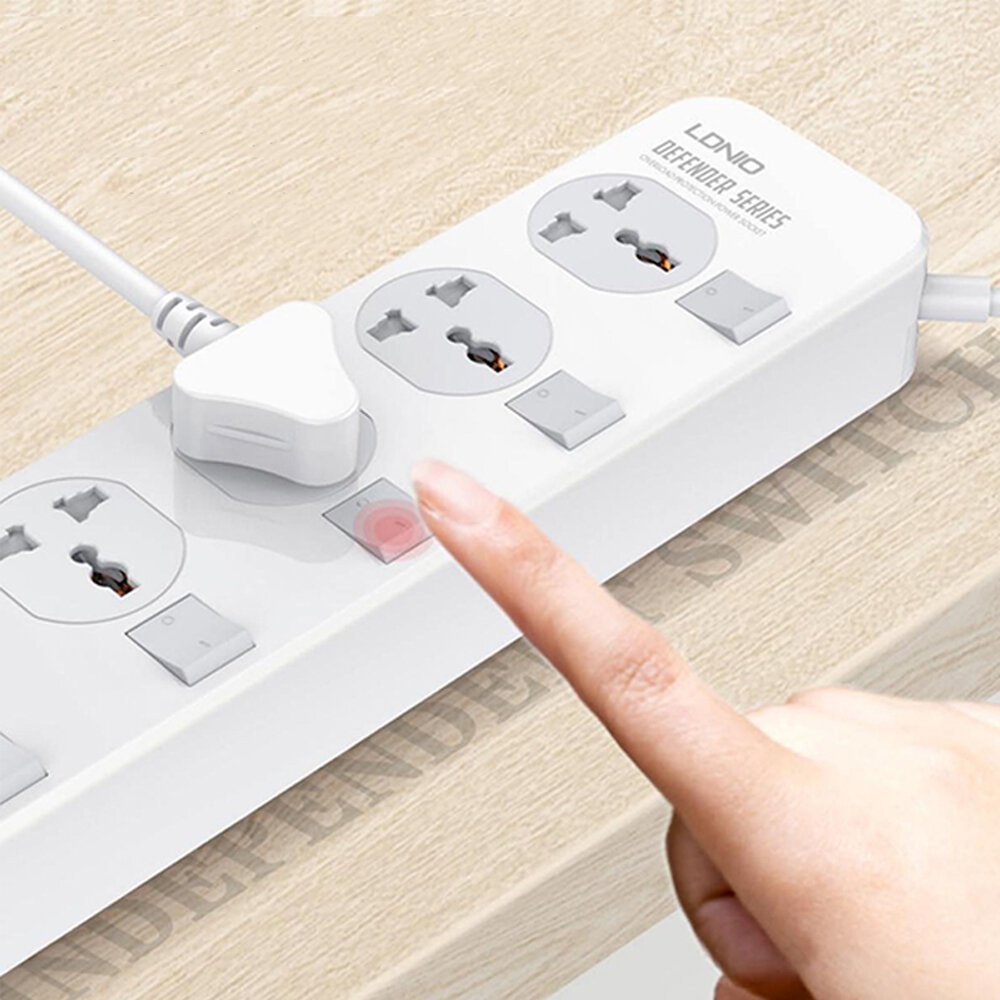 LDNIO 2500W Power Strip 4 Universal Outlets 4 USB Charger Ports Surge Protector EU Plug Input For Home & Office - EU Plug - Image 2