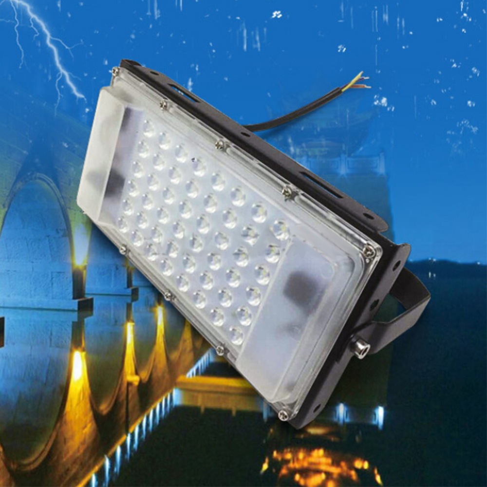 30W/50W LED Thin Outdoor Floodlight with White Light 6500K 12-85V 50W - Image 3