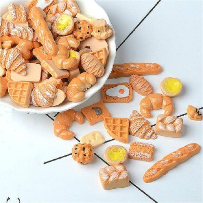 30 PCS  Resin DIY Accessories Simulation Food Play Bread Doll House Decoration Accessories, Random Style Delivery - Image 2