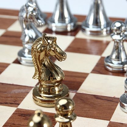 Zinc Alloy Simple European Chess Board Chess Set - Image 3